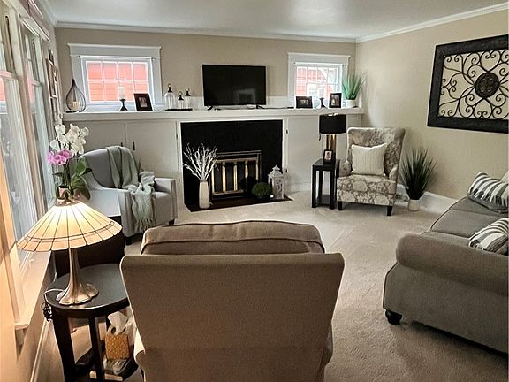 3rd image of 353 Guinnip Ave