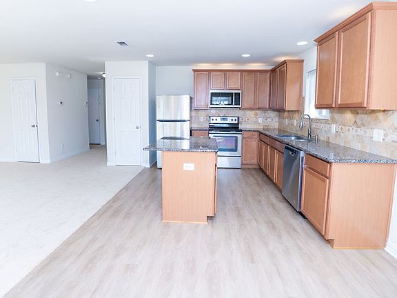 5th image of 3116 Montserrat Creek Dr