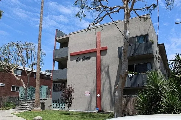 La Croix Apartments