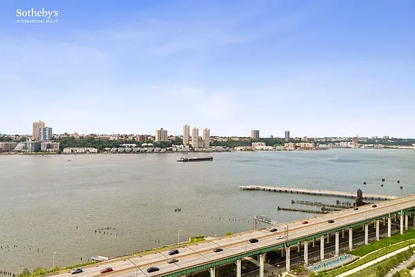 Sold by Sotheby's International Realty | media 10