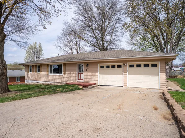 625 Mafred Dr, Norwalk, IA 50211