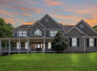 5 Shannon Mountain Ln, Port Murray, NJ 07865