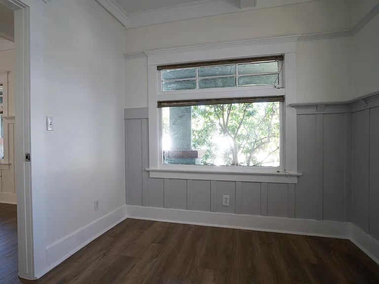 3855 S Budlong Ave — Photo 11