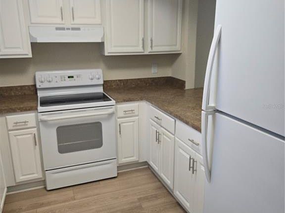 3rd image of 140 Douglas Rd W APT F