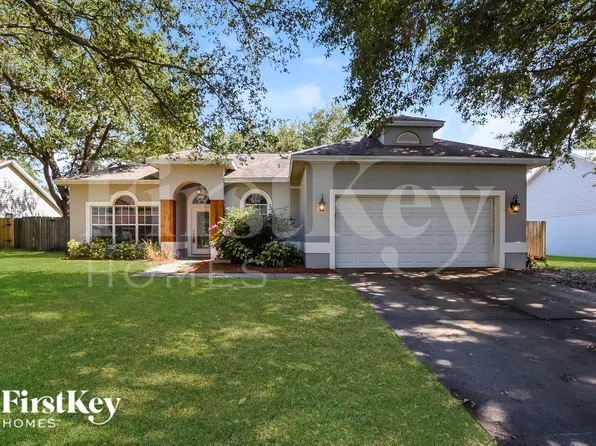 3010 Linmont Ln, Eustis, FL 32726