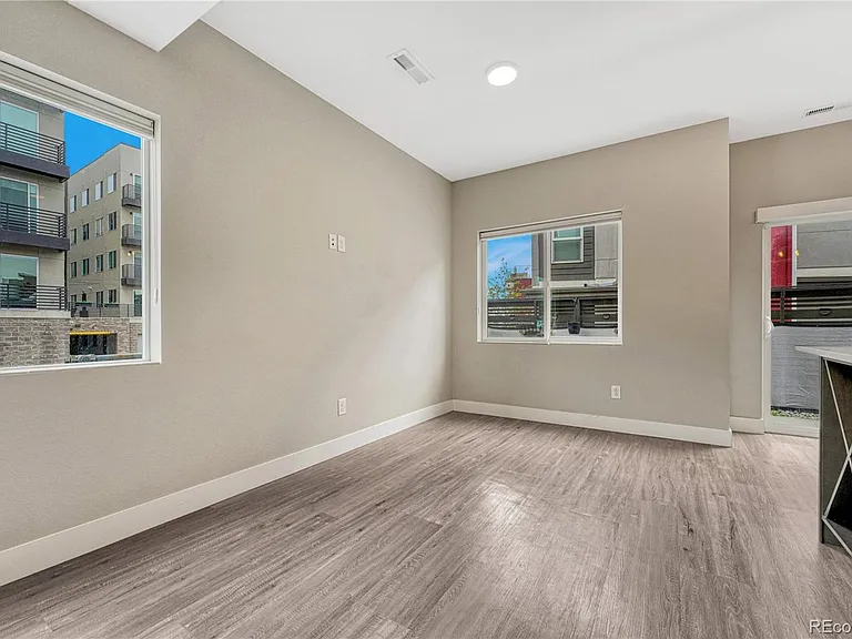 2891 W Parkside Pl — Photo 5