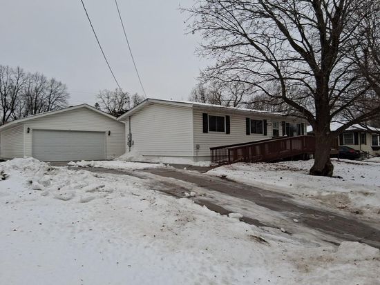 230 Spruce Dr E, Annandale, MN 55302