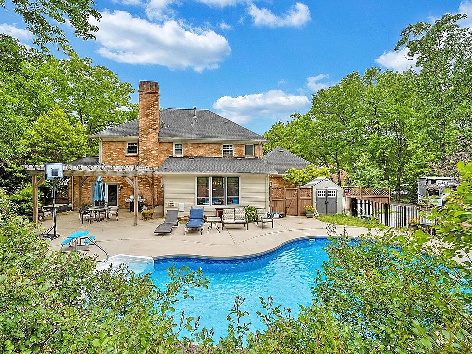 1st image of 6245 Hidden Valley Dr