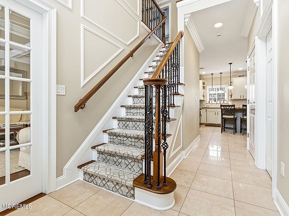 3rd image of 453 Harnell Avenue