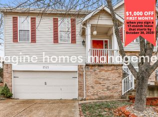 1515 Glenn Brooke Woods Cir, Ballwin, MO 63021