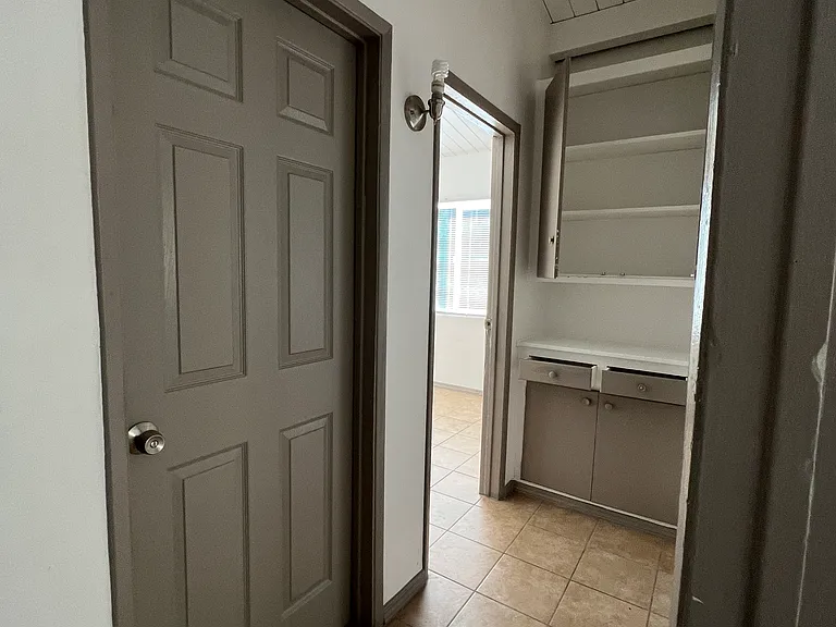 1044 E Grand Ave #A — Photo 7