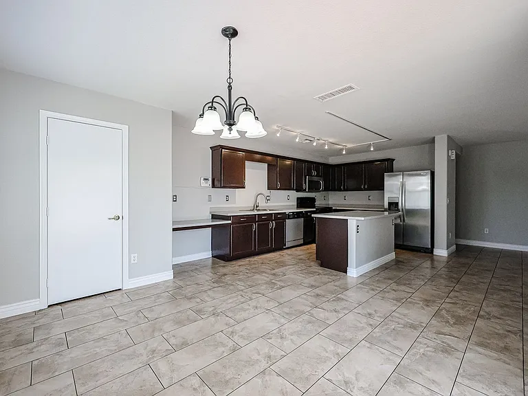 3385 E Longhorn Dr — Photo 31