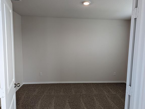 4th image of 5910 Kendall Pr