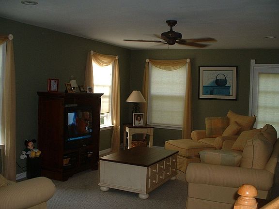 5th image of 38643 Harrisburg Ct