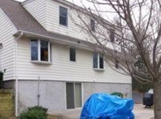 91 Upper Sheep Pasture Rd, East Setauket, NY 11733