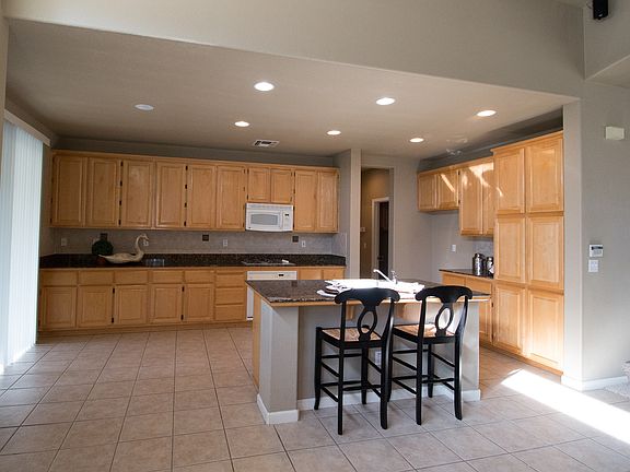 4th image of 109 Robinson Ct