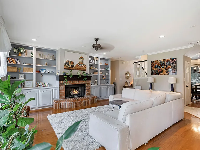 3204 Chaucer Ln — Photo 11