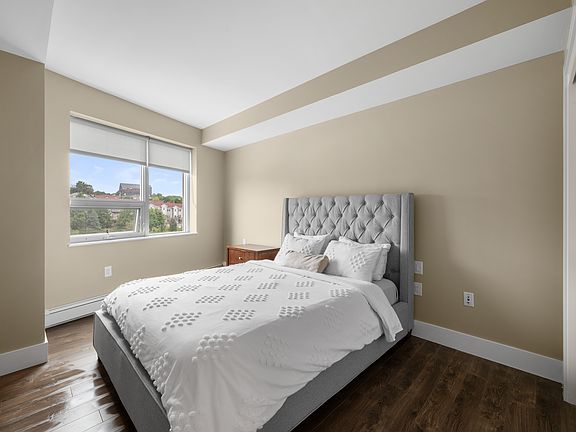 4th image of 15 Kings Wharf Pl #Ak406