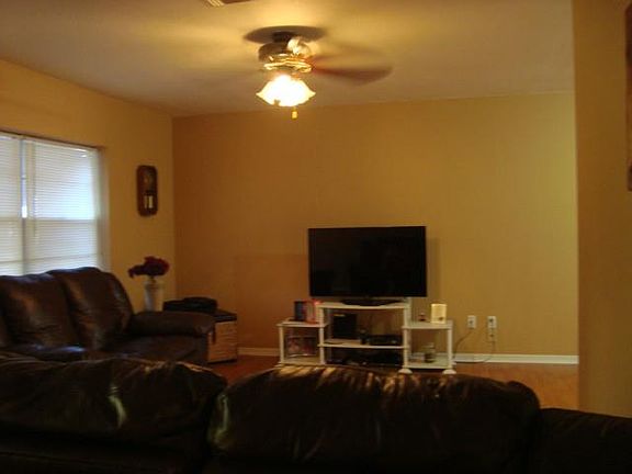 4th image of 1334 SE Concha St
