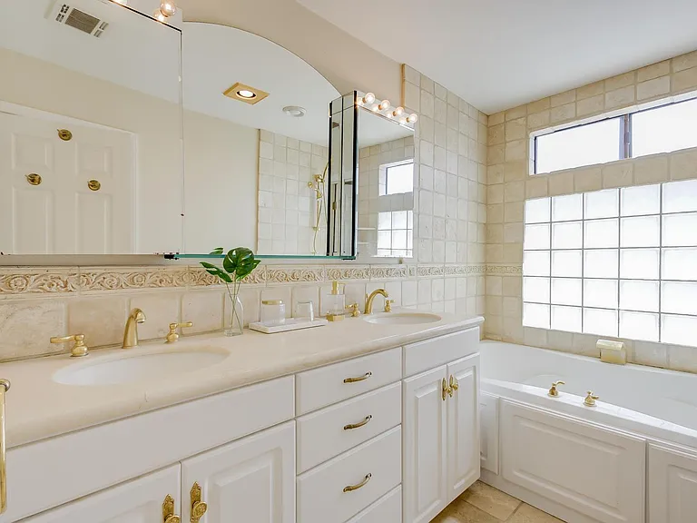 25425 Mandarin Ct — Photo 27