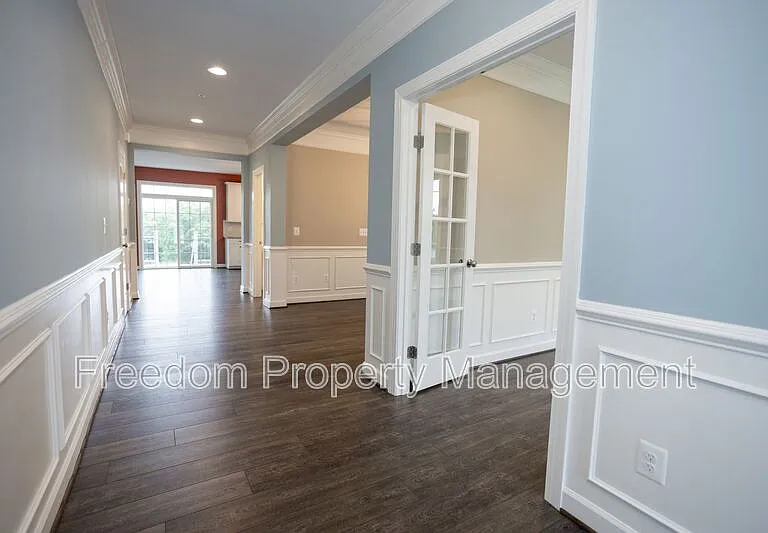 2425 Morgans Point Dr — Photo 5