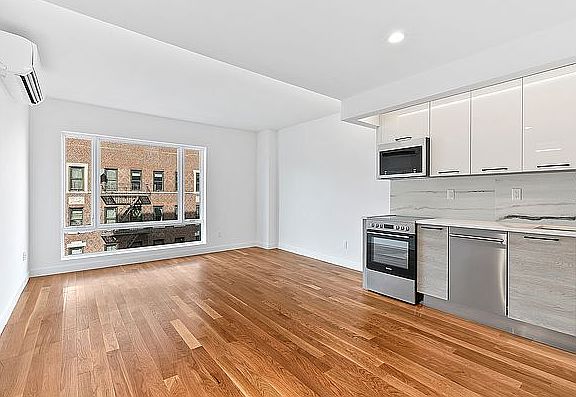 3rd image of 50 Clarkson Ave #606