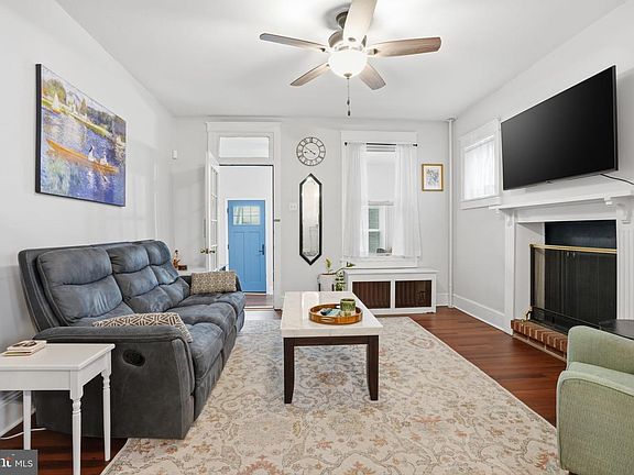 4th image of 418 E 10th Ave