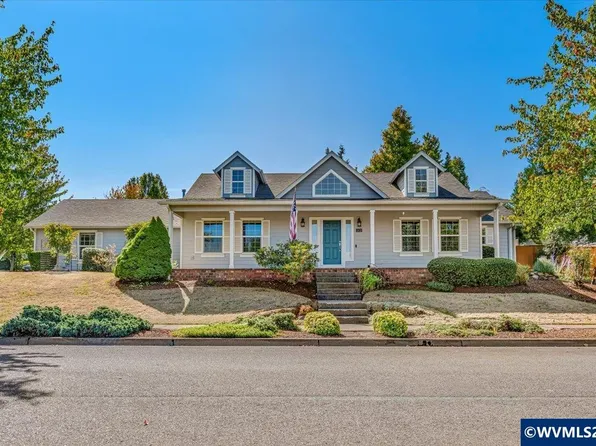 1412 Crestview Dr, Silverton, OR 97381