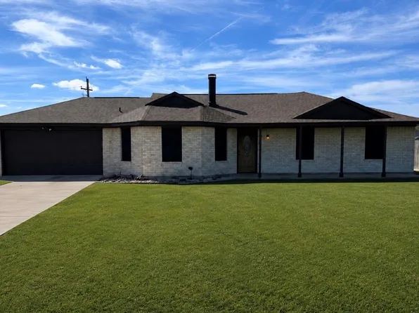 104 Wilham St, Anahuac, TX 77514