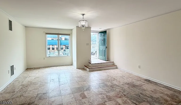 90 E Blackwell St #A — Photo 3