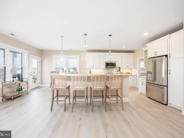 1505 Saint Louis Ave S #302, Ocean City, MD 21842