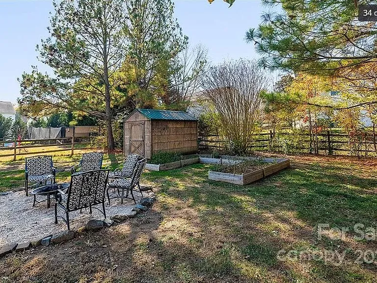 4613 Maple Crest Pl — Photo 38