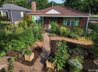 1039 Raisher Dr, Saint Louis, MO 63130