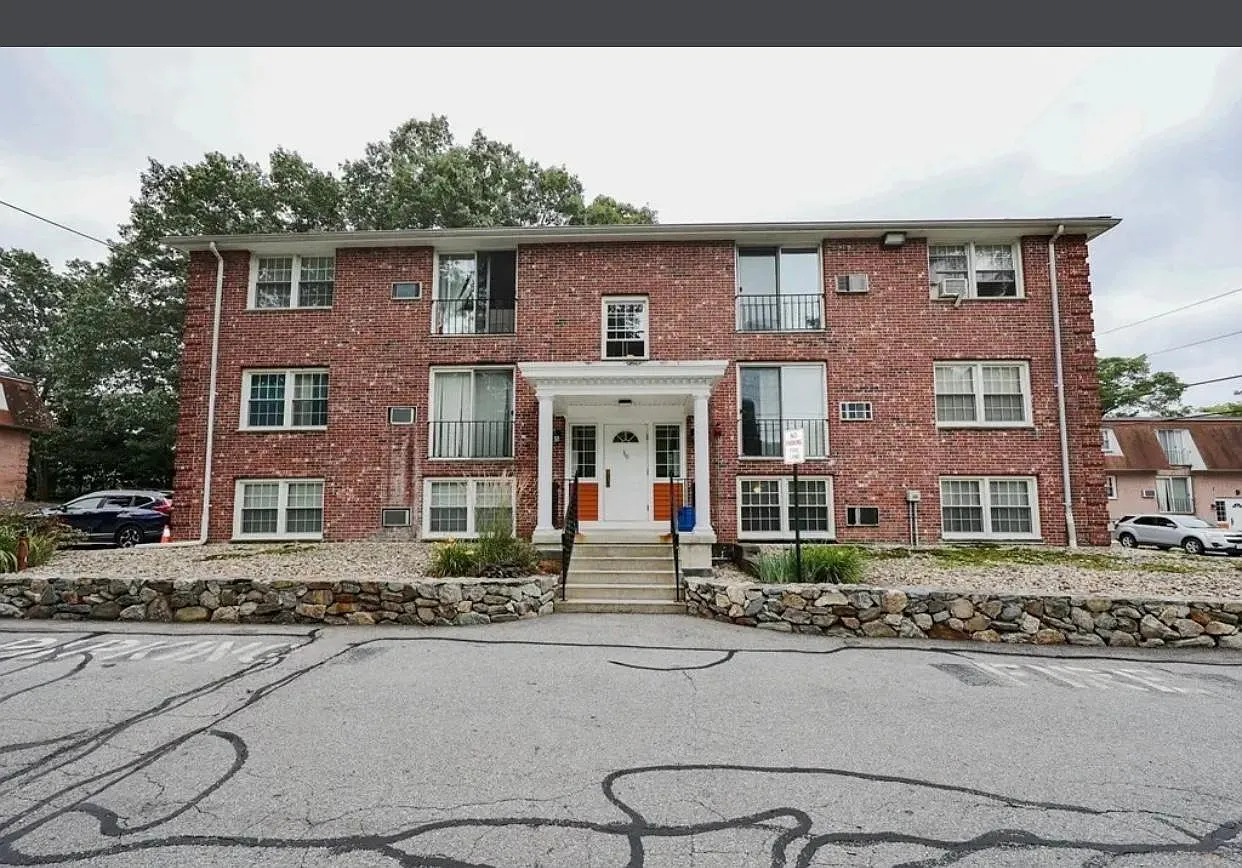 Boylston Ln, Lowell — Photo 1