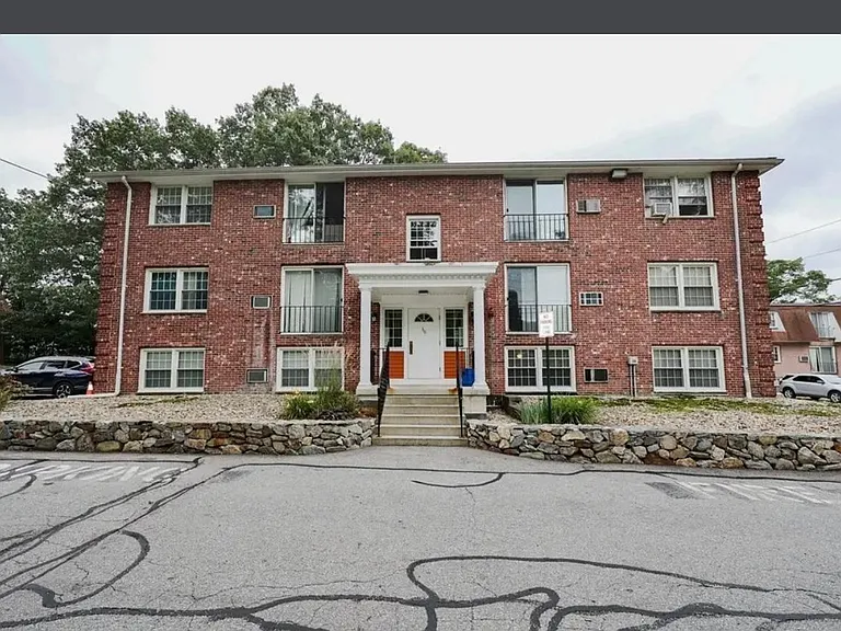 Boylston Ln — Photo 16