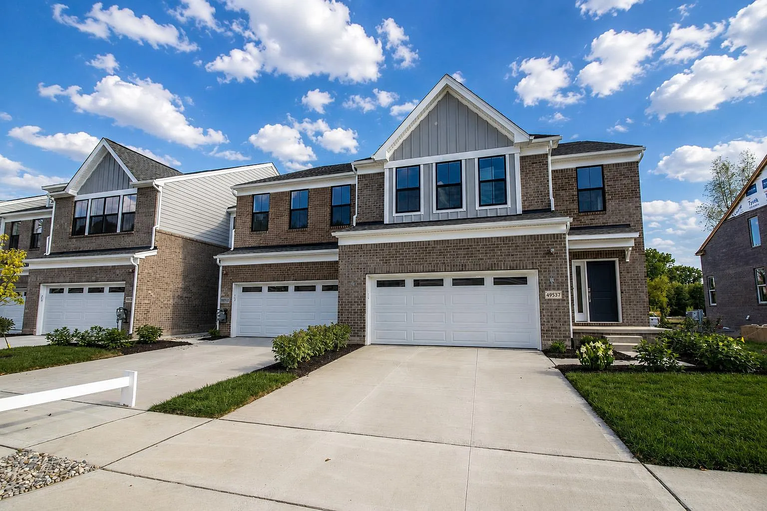 3 bed, 2.5 bath, 2165 sqft, $4,500 — Photo 1
