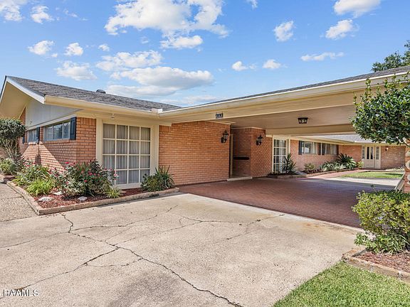 3rd image of 209 Robert Dr
