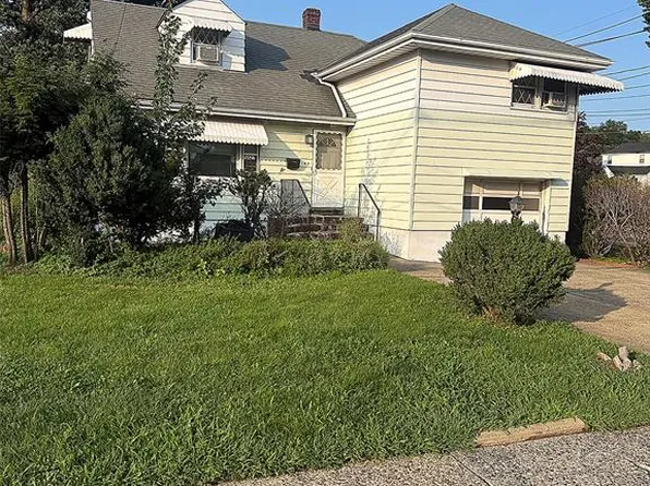 145 Baldwin Ave, Hasbrouck Heights, NJ 07604