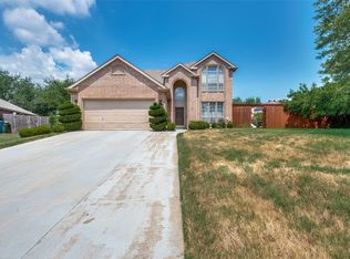 337 Sweet Leaf Ln, Lake Dallas, TX 75065