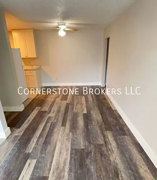 333 Custer Ave #12 — Photo 2
