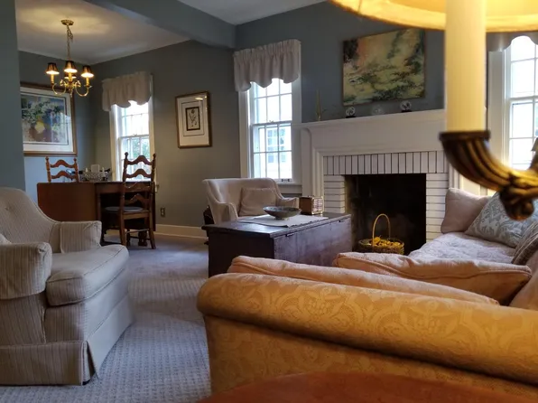 465 S Edward St, Decatur, IL 62522