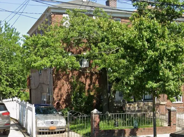 422 Castle Hill Avenue, Bronx, NY 10473