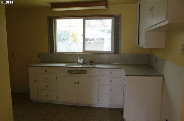 2nd image of 963 W North St