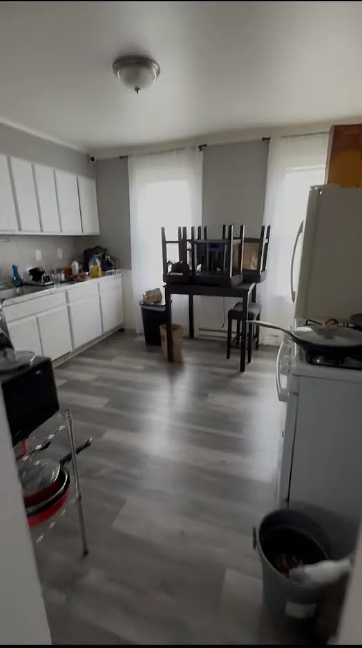 3 bed, 1000 sqft, $1,600 — Photo 2
