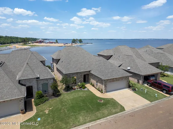 40 Savannah Cir, Brandon, MS 39047