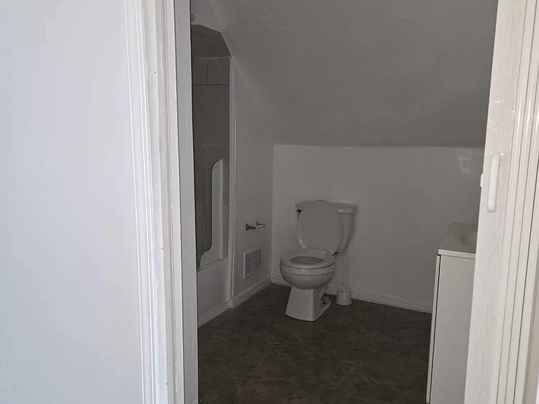 15448 Calcutta Ave #3 — Photo 8