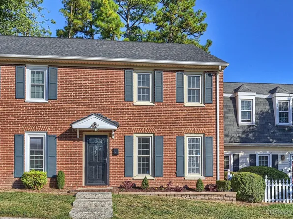 8012 Regent Park Ln, Charlotte, NC 28210