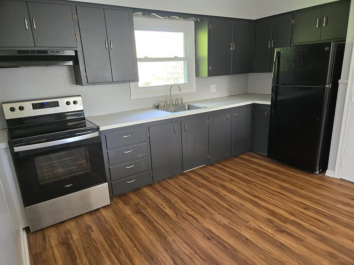 Building Photo - 137 Waterman St #2