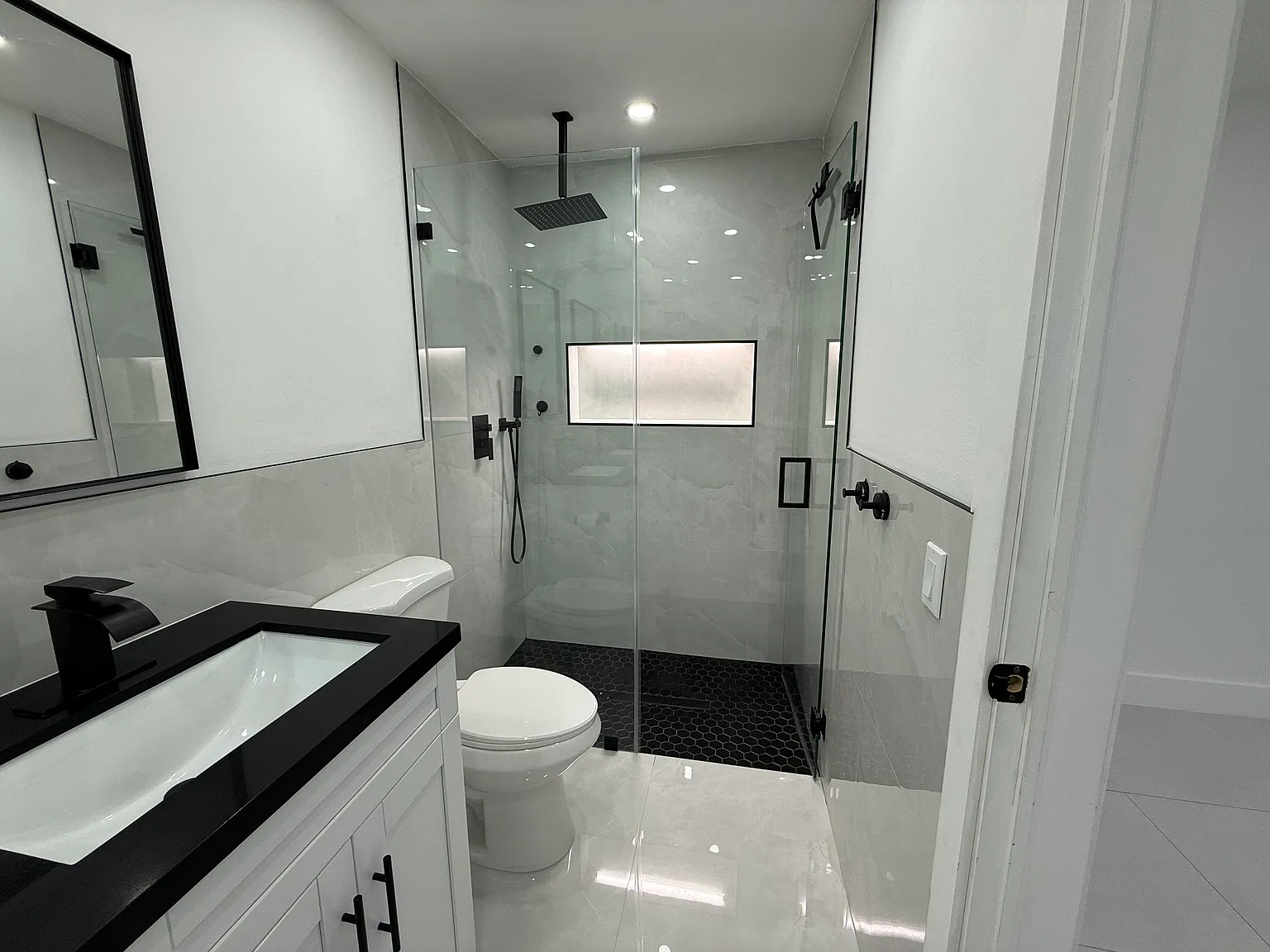 3 bed, 1725 sqft, $4,250 — Photo 4