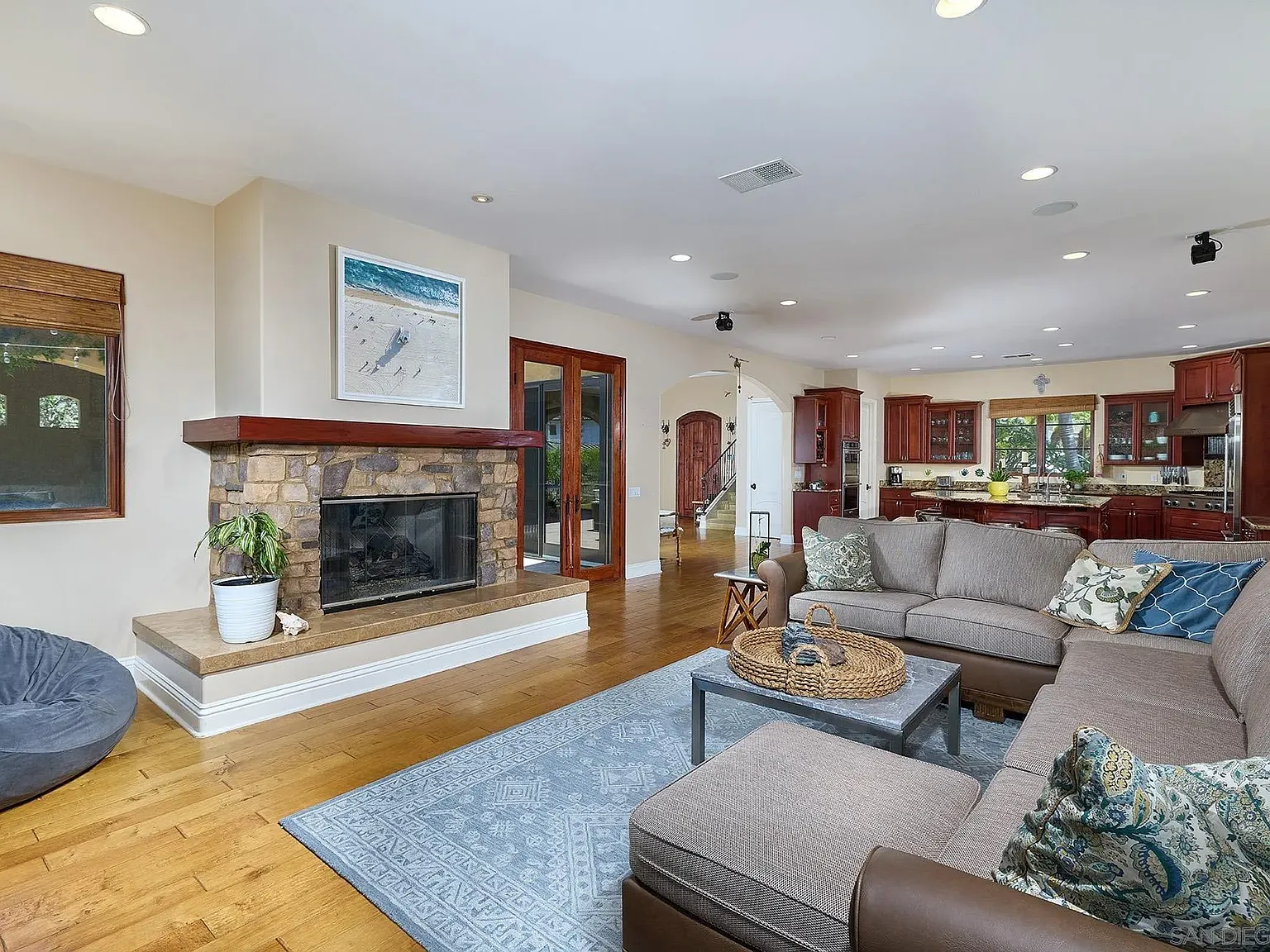 4 bed, 3.0 bath, 3350 sqft, $28,000 — Photo 2